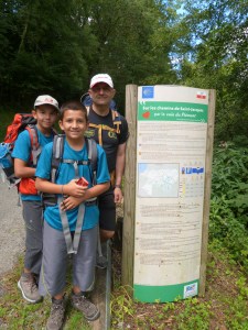 Aquí encontramos la primera señal del camino, a los 16 km de empezar a andar.